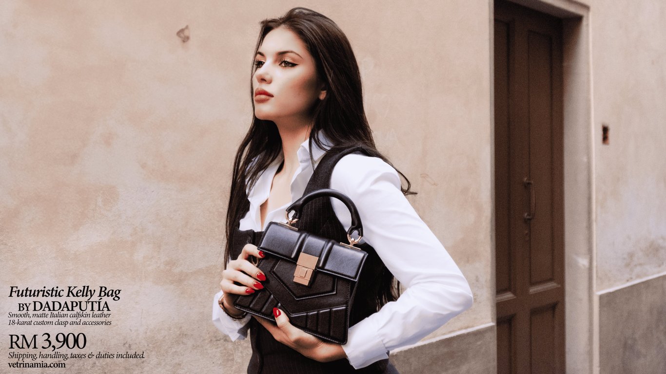 <i>The Futuristic Kelly bag, By Dadaputia brand. RM 3,900, taxes included. Free shipping in Malaysia.</i>