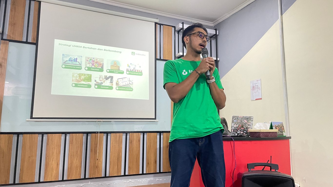 <i>(Foto : Pembawa materi Mentalpreneur diisi oleh Bapak Ezra Felix - Dokumentasi pribadi)</i>