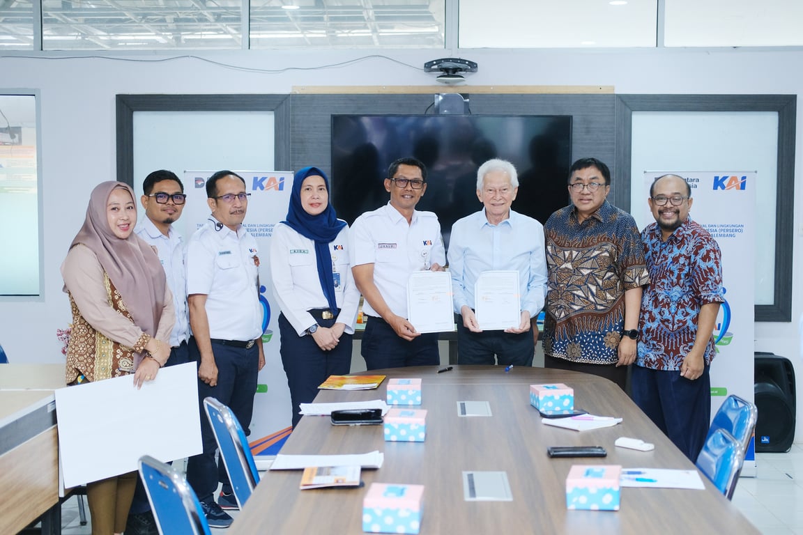 Foto: Momen setelah penandatanganan perjanjian