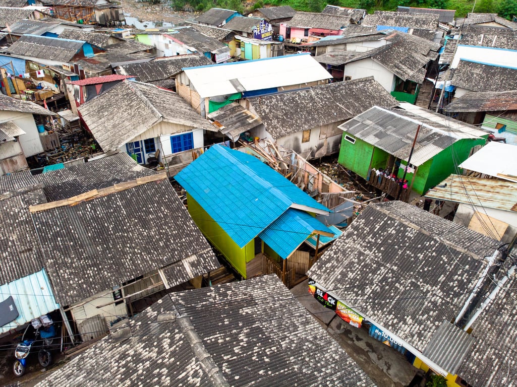 A second house renovated amidst a village covered in asbestos. Batam, Indonesia. (Source: Seven Clean Seas)