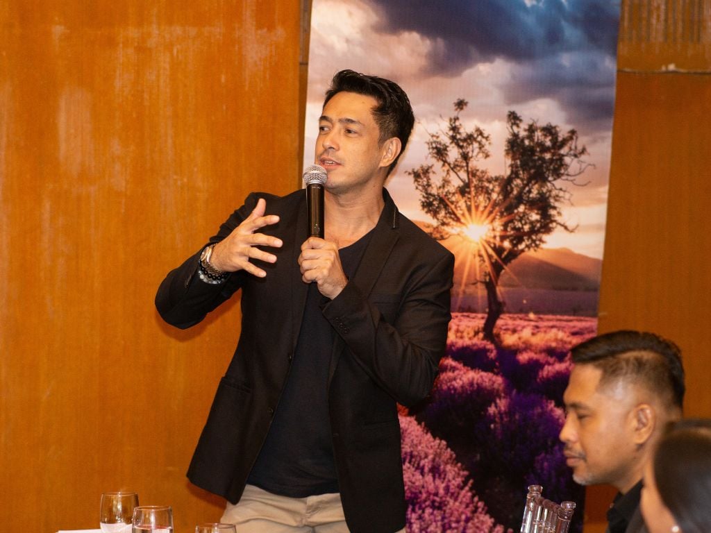<i>In Photo: Visitor Migui Moreno of Puzzle Haus Inc doing his introduction</i>