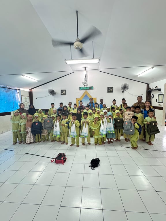 Penyerahan Santunan Anak Yatim di  Maintenance Service Area Bali