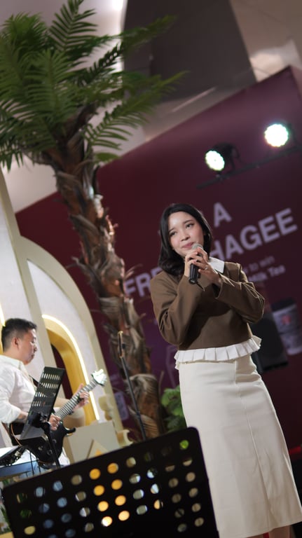 Penampilan Bunga Reyza di Mall of Indonesia