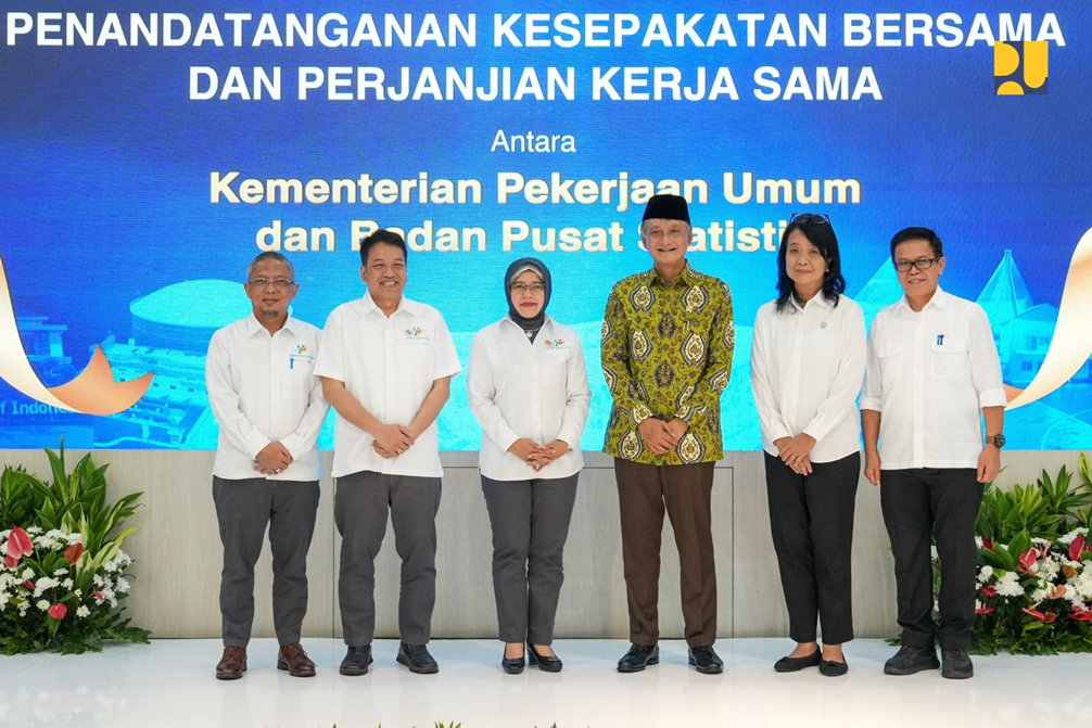 Ketiga dari kanan - Menteri Pekerjaan Umum, Dody Hanggodo