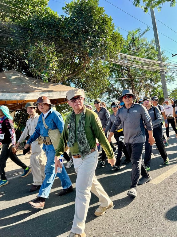 Close to a Thousand Marchers Join the 160-km Freedom March Honoring WWII Heroes