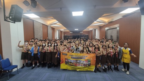 Workshop Public Speaking dengan Pembicara Ternama Indonesia Priska Sahanaya  dan  Pronas di SMP Saint John