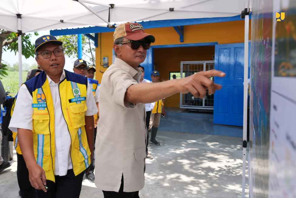 Baju coklat – Doddy Hanggodo Menteri Pekerjaan Umum
