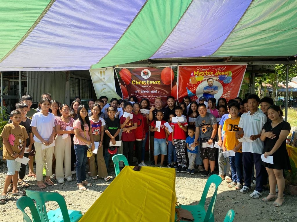 50+ Students, from different schools