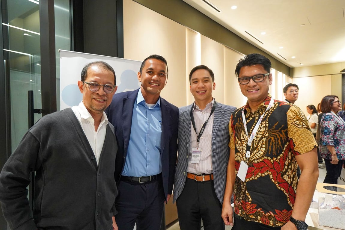 Dari kiri ke kanan<br>Prapanca, Owner & Director Qspace; Melvin Halpito, Managing Director, MLV Teknologi, Michael Budiman, Senior Manager, Daikin Aircontitioning; Mahendra, Associate Director, Leads Property