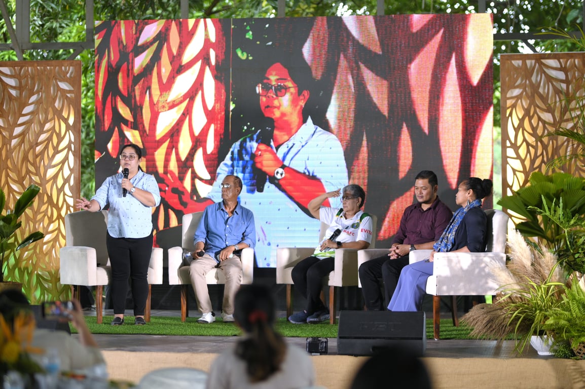 From left: Hon. Queen Marilyd Alarva (LGU-Pila), Mr. Ariel Almalvez (Farmer Leader – Calauan), Ms. Ma. Evita Roqueza (Farmer Leader – Pila), Dr. Nino Paul Meynard Banayo (LGU-Laguna), and Dr. Ando Radanielson (IRRI) during the panel discussion on “Upscaling Alternative Rice Straw Management Strategies in the Philippines.”
