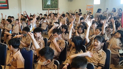 Siswa-siswi SD Kemurnian III yang antusias berpartisipasi dalam kegiatan workshop. Sumber gambar: Dok. Pribadi.