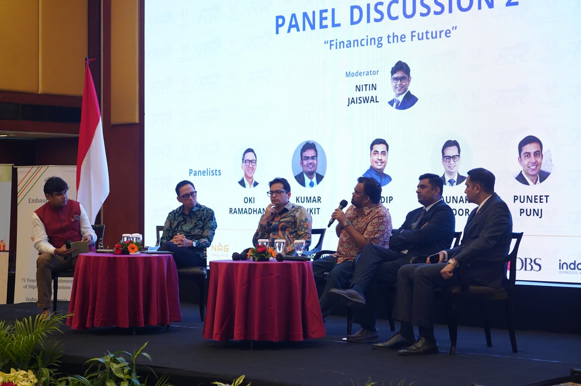 Dari kiri ke kanan: Nitin Jaishwal – Kepala Hubungan Eksternal Asia-Pasifik, Bloomberg; Oki Ramadhana – Komisaris IDX; Raunak Kapoor – MicroSave Consulting; Kumar Ankit – Wakil Presiden Senior, Internasional, Paytm; Sandip Shah – Kepala Departemen IFSC, GIFT CITY; Puneet Punj – Direktur dan Kepala DBS Bank Indonesia.