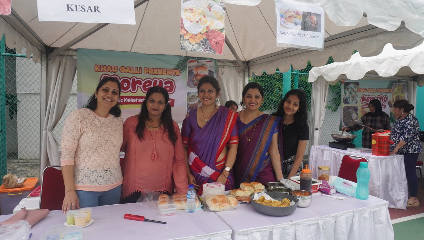 Salah satu stan makanan yang ada pada festival Khau Galli di India House, Menteng, Jakarta, Minggu (4/5/2025). Foto: India News Desk/Rafi Fadhilah