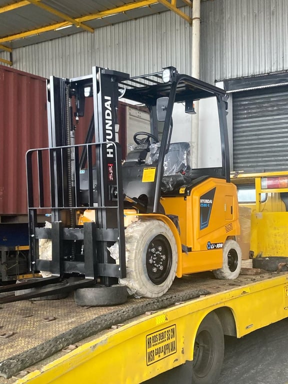 Forklift Elektrik Hyundai 25BE-X tiba di Gudang Citoxpress