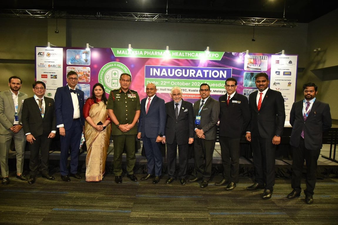 Group Photo post ribbon-cutting ceremony of Malaysia Pharma and Healthcare Expo 2024