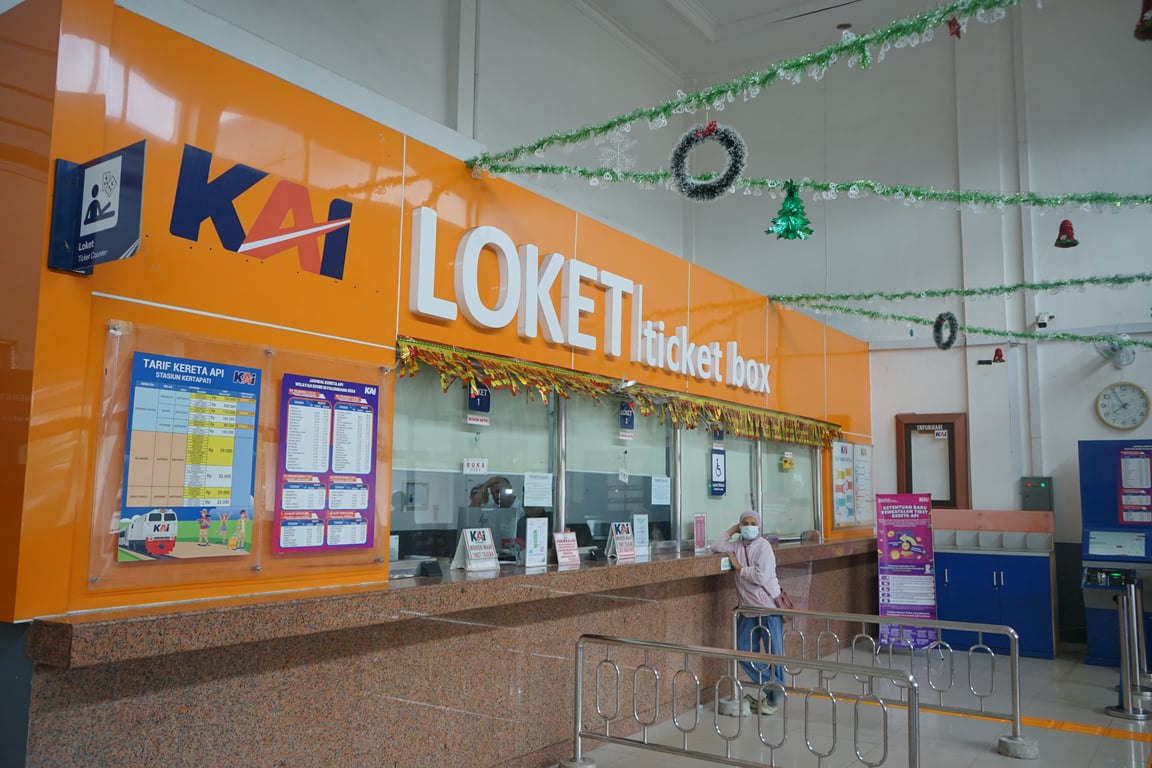 Foto: Loket penjualan tiket di stasiun 