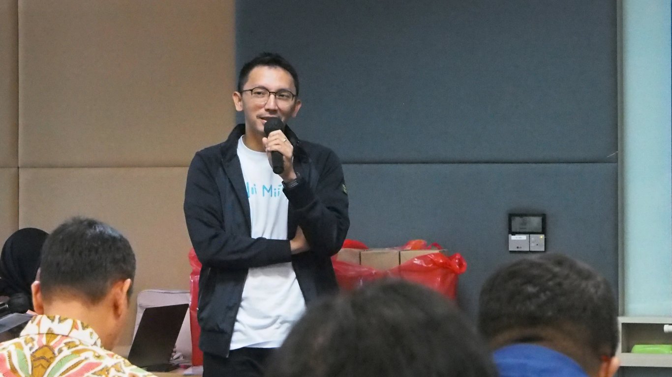 Anggoro Anindhito, Country Sales Manager RevComm Indonesia di MiiTel Connect