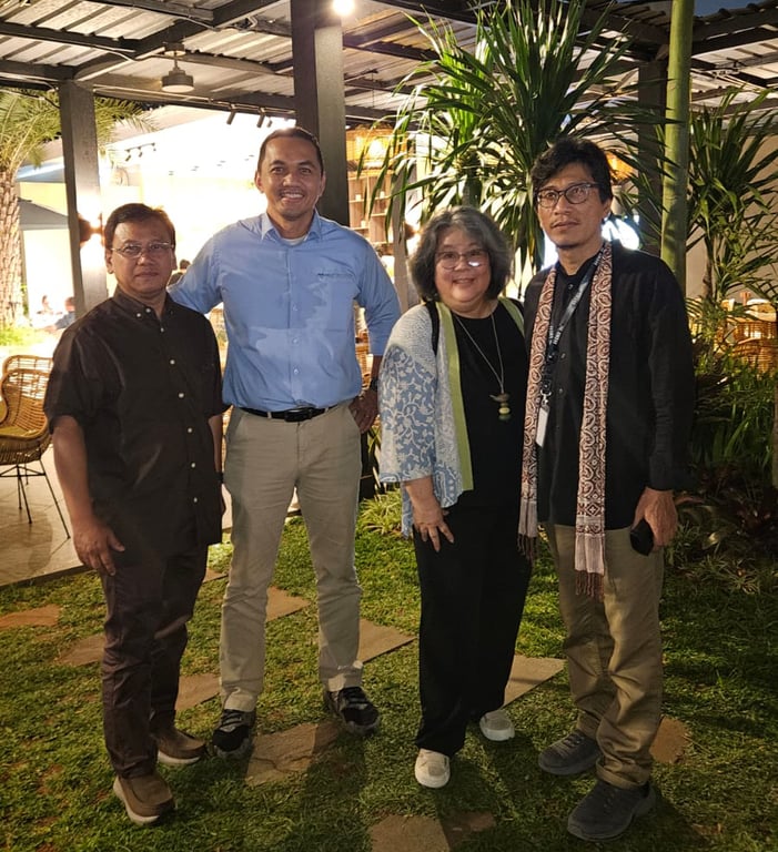 Bapak Rohadi, Bapak Melvin Halpito, Ibu Naila Djatnika, dan Bapak Adi Surya