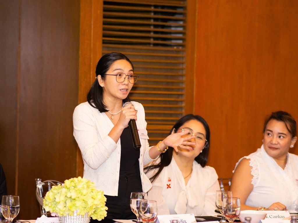 <i>In Photo: Professional Make-up Artist, Jill Felix shares the type of client she's looking for</i>