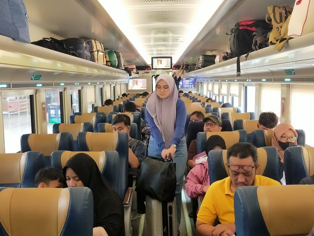 Suasana Penumpang KA Jaka Tingkir ya, Pse - Solo Balapan