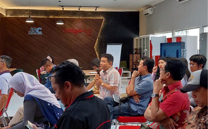 Diskusi interaktif bersama peserta