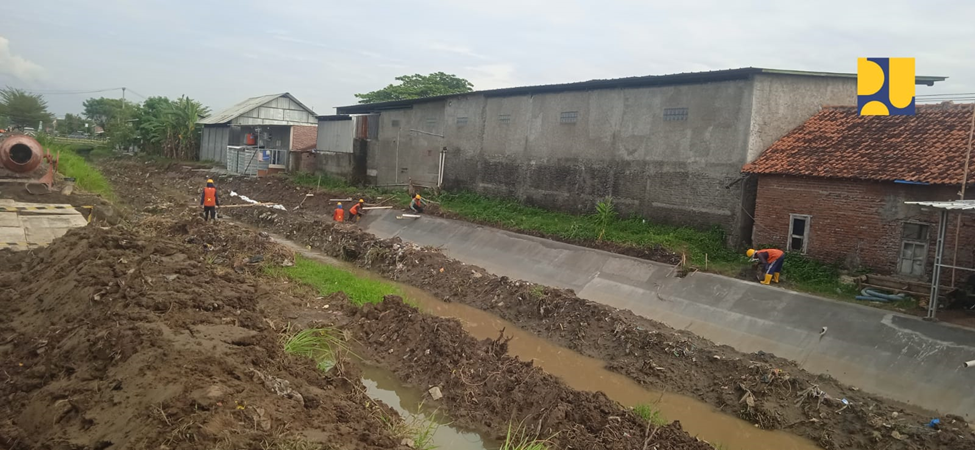 Pengerjaan Sungai Cimanuk-Cisanggarung