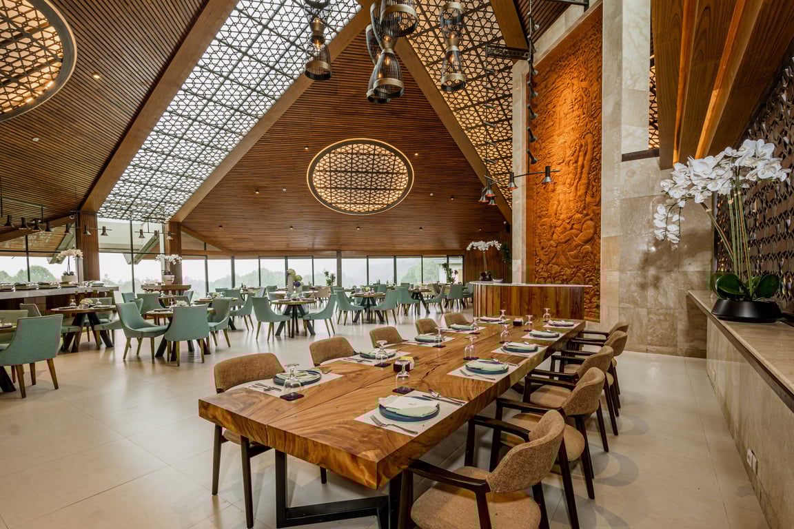 Orient Nine Teahouse & Restaurant menawarkan pengalaman bersantap dengan hidangan terinspirasi cita rasa Asia Tenggara.