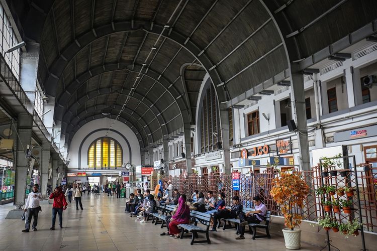 Suasana stasiun Jakartakota