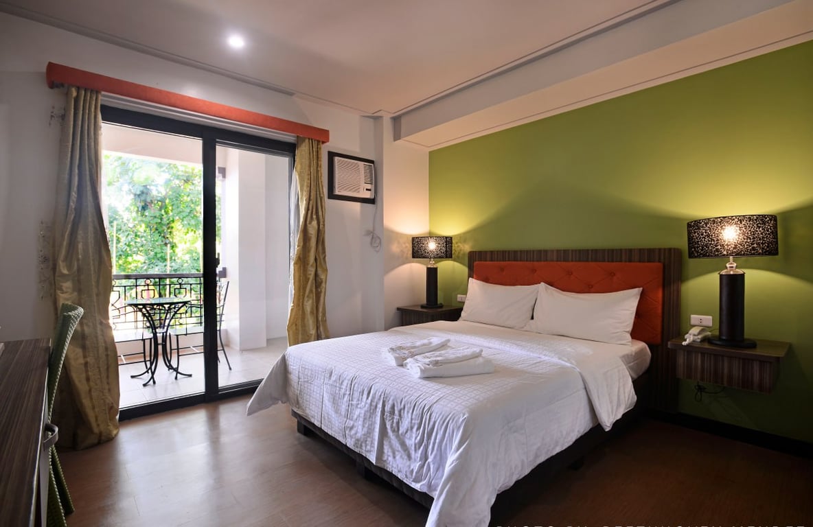 <i>Wake up to serene views, only at Momarco</i>