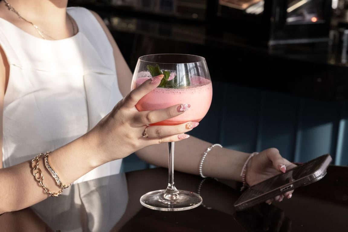 Harmonie Lounge & Bar, Hotel Des Indes Menteng, Marclan Collection