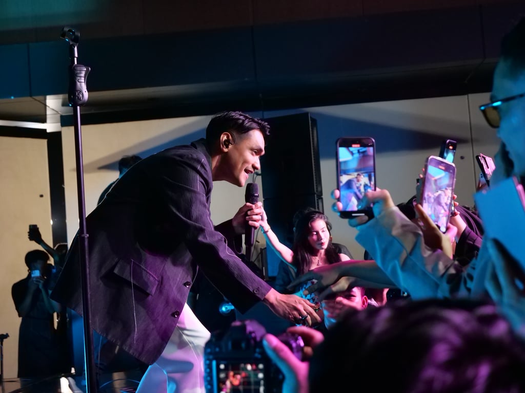 Penampilan Afgan di Grand Opening 25hours Hotel Jakarta The Oddbird
