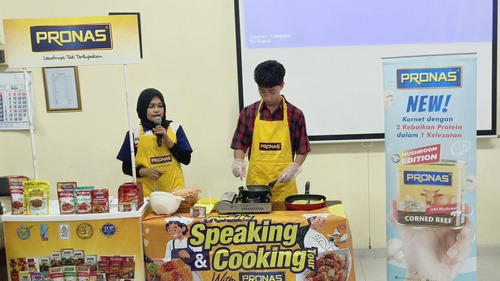 Coach Priska Sahanaya Jelaskan Teknik-Teknik Public Speaking dalam Presentasi di SMP Tarakanita 5 bersama PRONAS