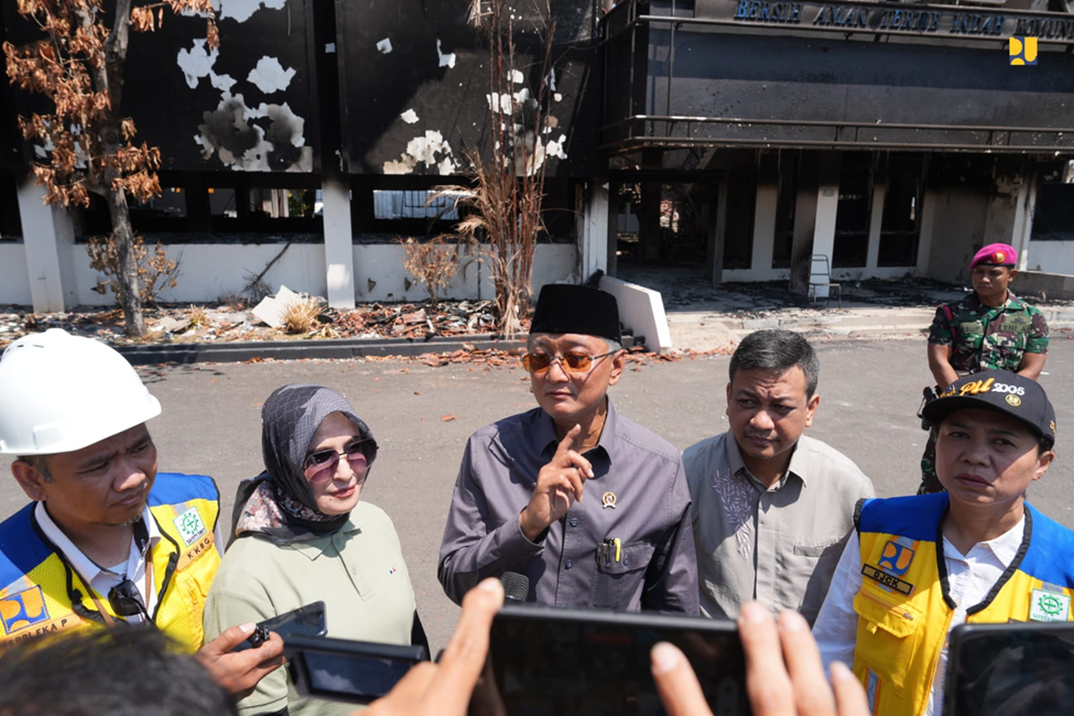 Ketiga dari kiri- Menteri Pekerjaan Umum Dody Hanggodo