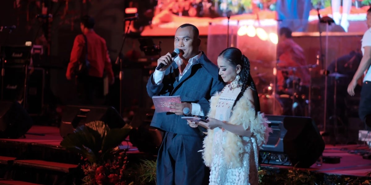 Penampilan Bintang Tamu di Grand Ballroom Marianna Resort