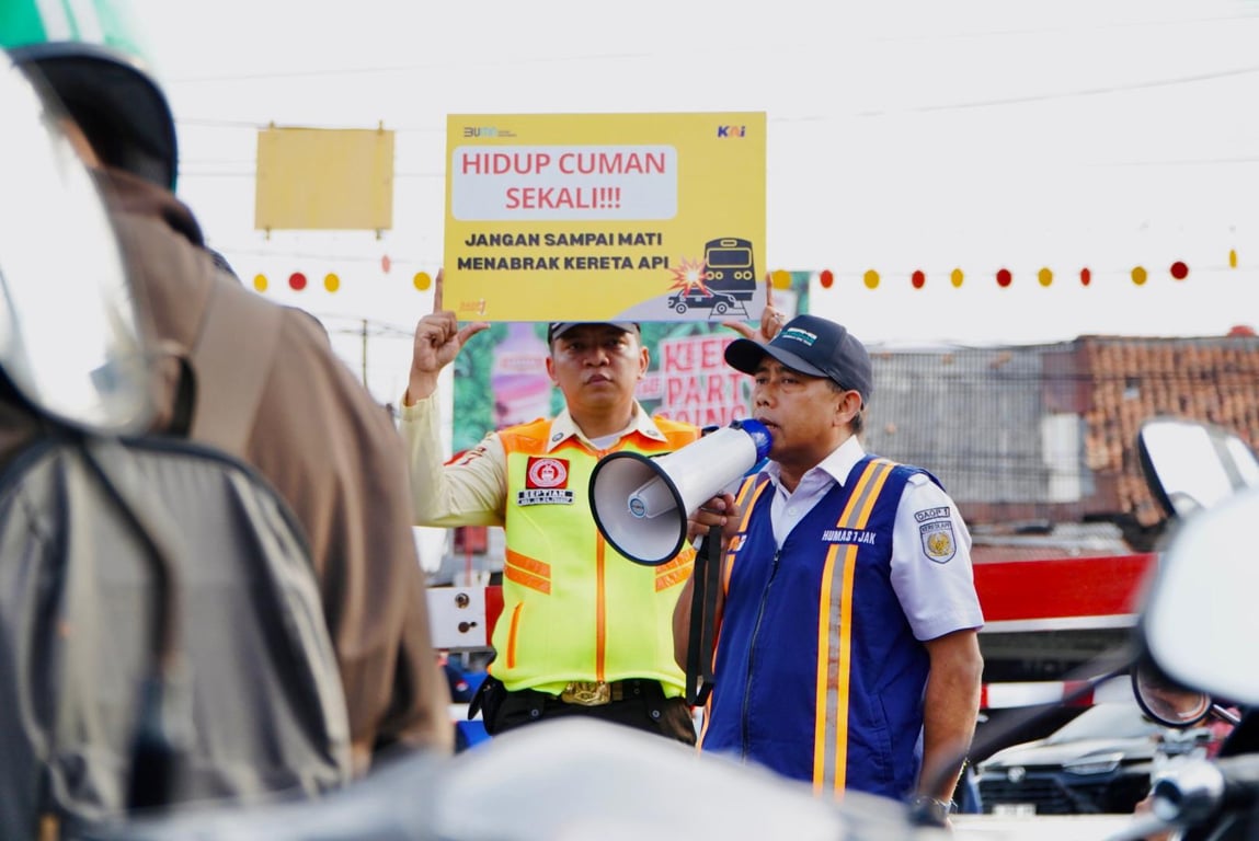 imbauan kepada para pengguna jalan untuk tidak menerobos