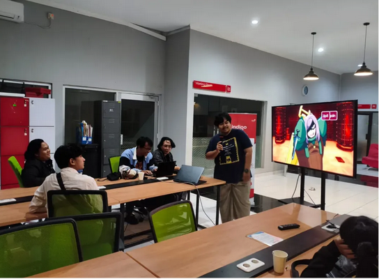 Salah satu studio gim mempresentasikan gim buatannya
