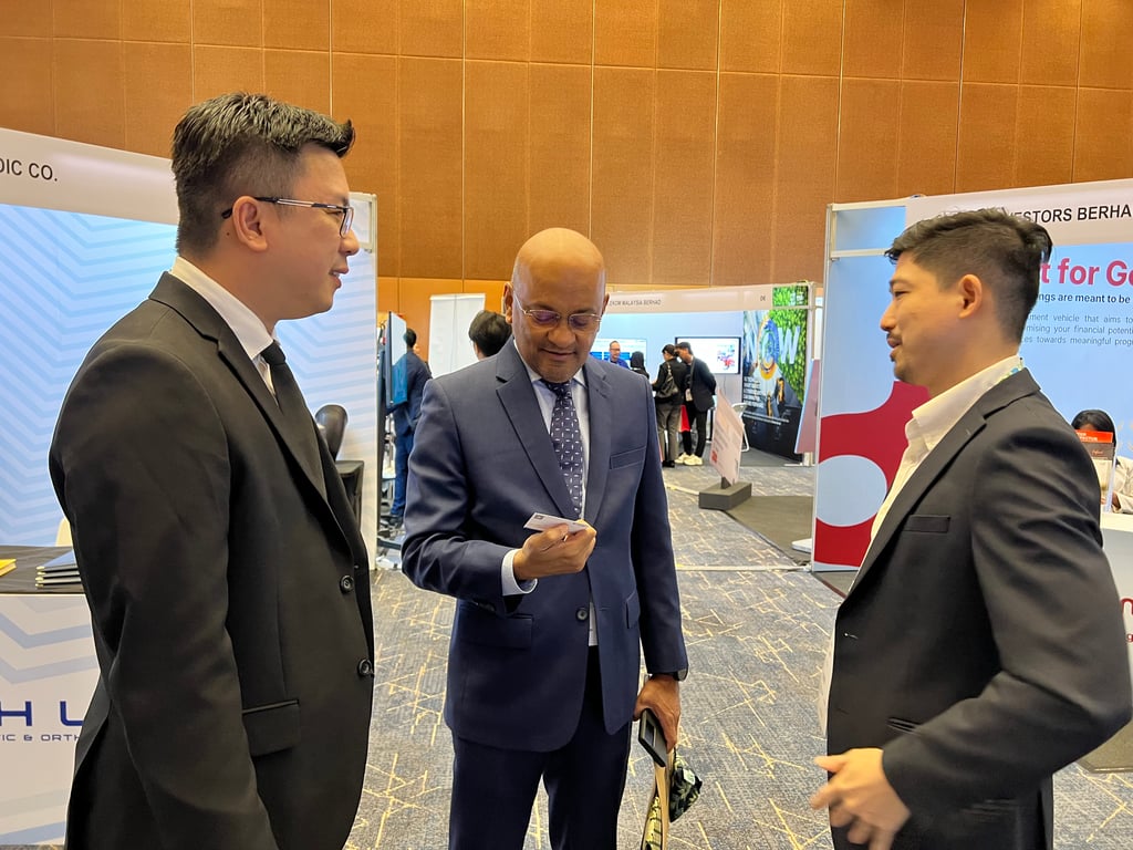 Picture 4: First from right – Owen Teoh, Managing Director of Fourier Rehab International Division, engaging with participants at the WSSF 2025.
