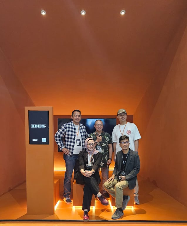Kolaborasi<br>Melvin Halpito (MLV Teknologi), Deasi Dianasari (HDII), Wahyu Sri Wibowo (Iqonic), William (Vivere), Adi (HDII)