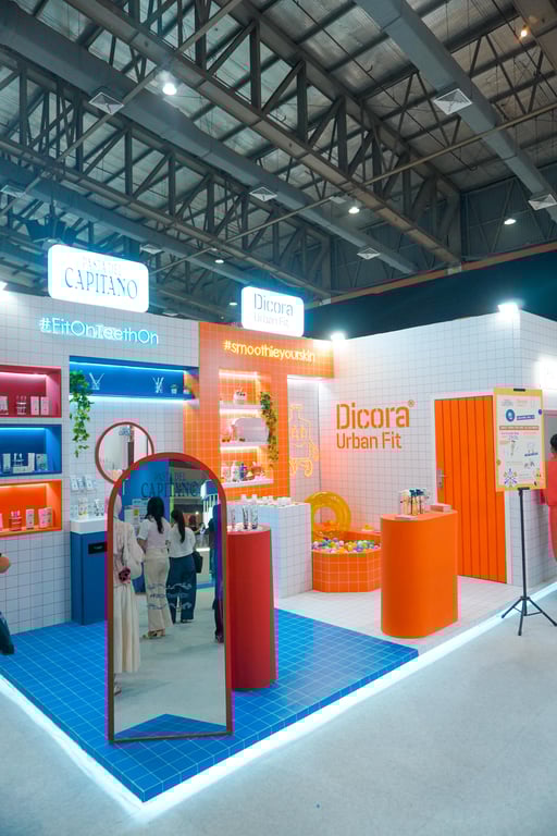 Booth ‘Bathroom Edition’ Pasta del Capitano & Dicora Urban Fit di The BFF Festival 2025, menghadirkan pengalaman interaktif dengan wastafel, pool tub, dan cermin selfie.