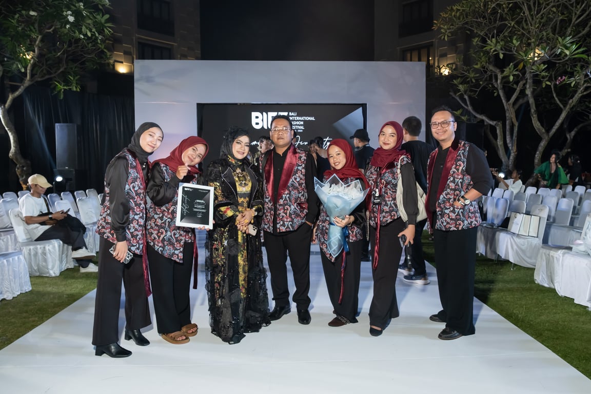 “Kami percaya modest fashion bukan sekadar tren, melainkan representasi identitas dan nilai yang bisa diterima dunia. Melalui BIFF 2025, kami ingin menunjukkan bahwa karya desainer Indonesia dapat berdialog dengan pasar internasional, tanpa kehilangan akar budaya,” ujar Feisal, CEO Office Alcavella.
