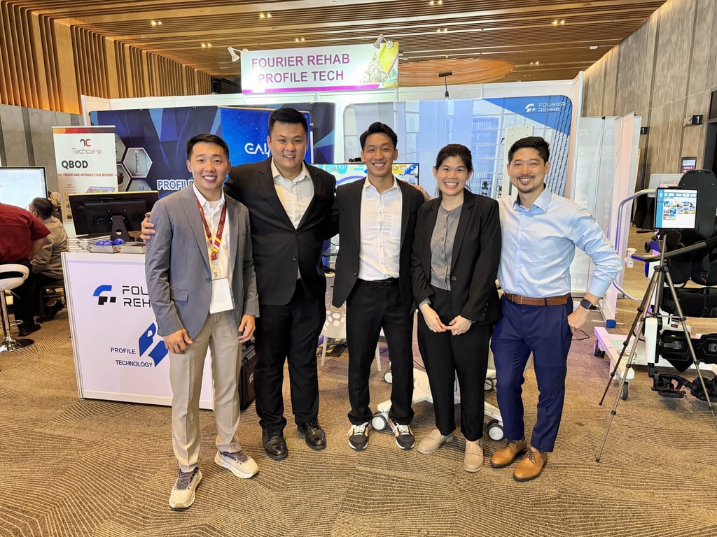 Picture 6: The team at Fourier Rehab International Division, accompanied by Owen TEOH, Managing Director of Fourier Rehab International Division, and Zhi Kang Tai, Senior Commercial Director of Fourier Rehab International Division. 