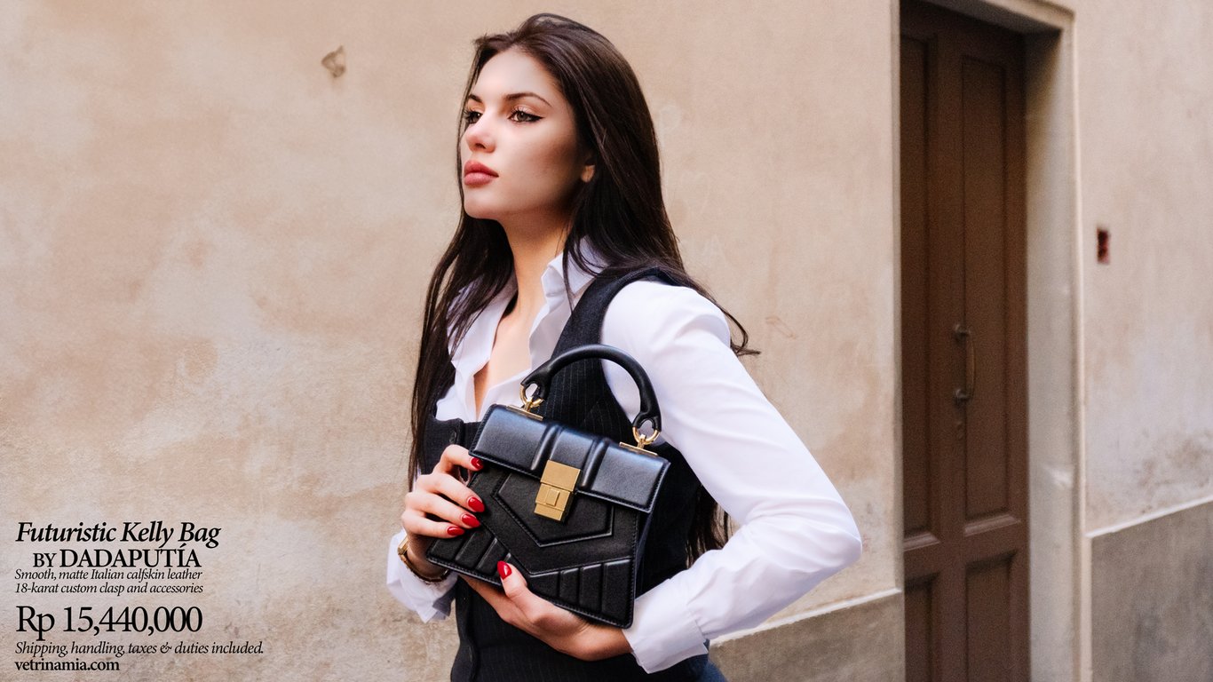 <i>Tas Kelly futuristik oleh merek Sisilia Dadaputia</i>
