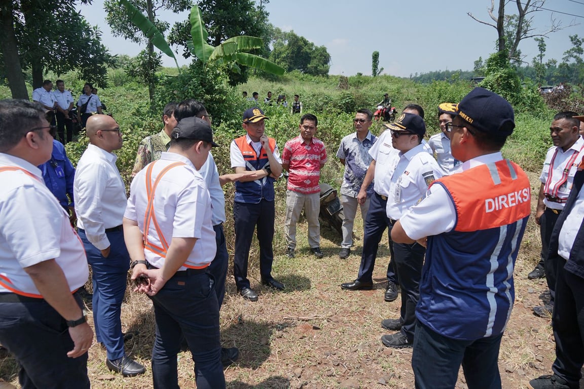 Direktur Utama KAI bersama dengan jajaran KAI dan KITB membahas pengembangan area sekitar Stasiun Plabuan