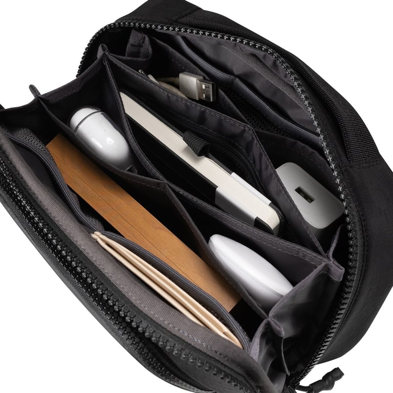 Kompartemen Bodypack Igloo Dopp Kit
