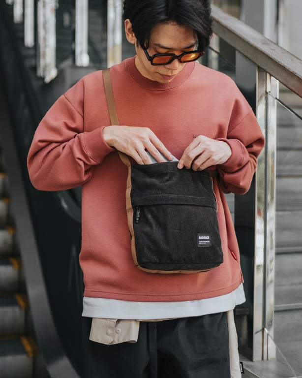 Tas Olahraga Bodypack Torino Corduroy Sling Bag