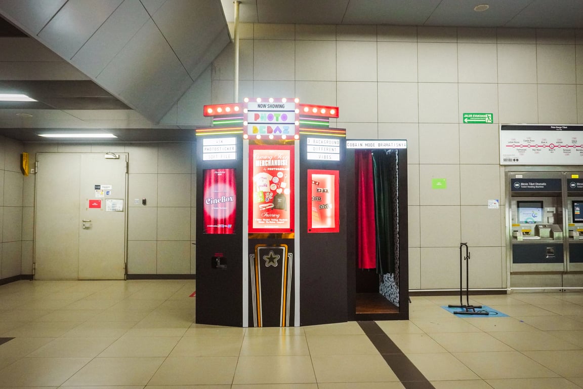 Booth PhotoBebaz di Stasiun MRT Blok M 2