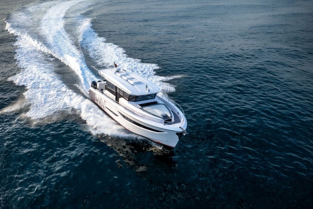 &nbsp; Oryx 47LX-&nbsp;A bold, modern cruiser delivering speed, agility, and social spaces designed for island hopping and day boating.&nbsp;&nbsp;