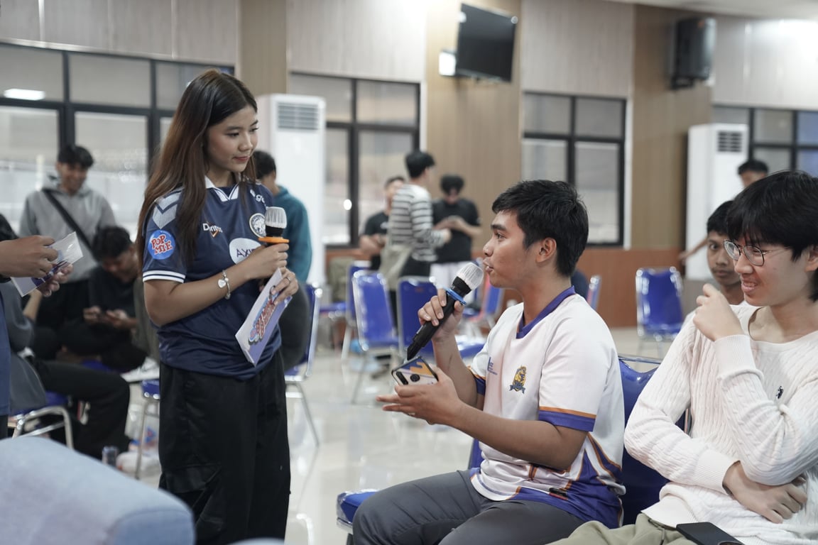 Antusiasme mahasiswa UCIC di sharing session acara Pop Mie Campus Gaming Ground Cirebon 2026