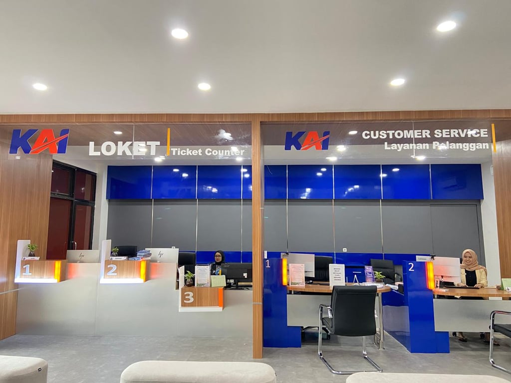 Foto : Loket dan Ruang Customer Service di stasiun Kertapati 