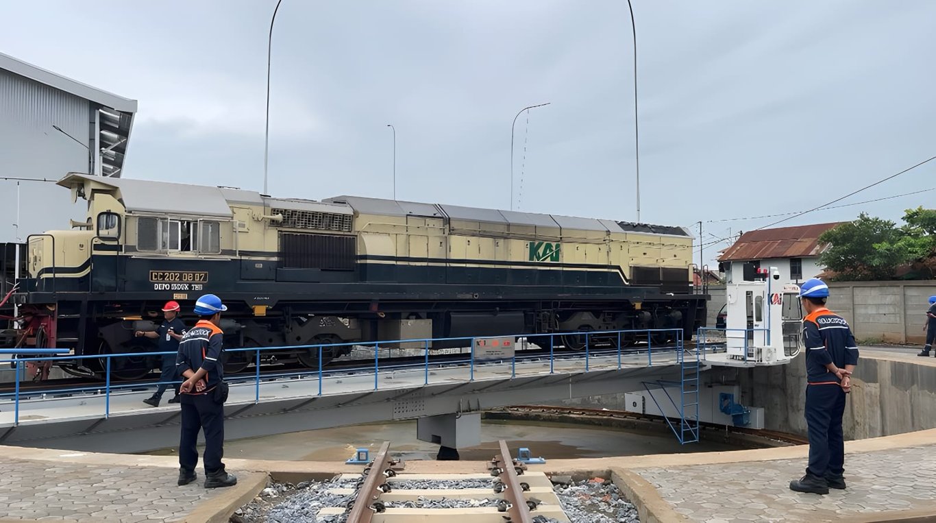 Foto : Jalur putar saat akan dilakukan pemutaran lokomotif